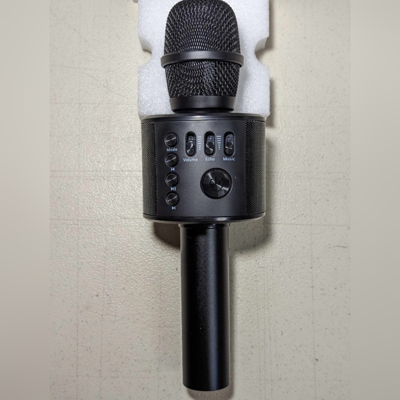 Core Innovations Wireless Bluetooth Karaoke Microphone - Picture 2 of 7